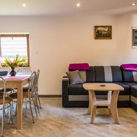 Pod Czarnym Groniem Holiday home Rzyki